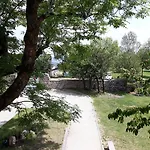 Maison De La Monne Bed & Breakfast