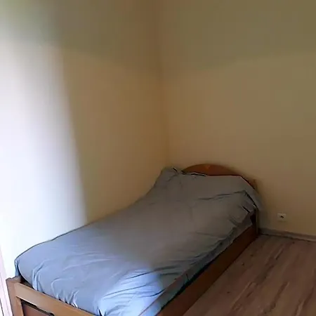 לינה וארוחת בוקר Maison De La Monne 3*
